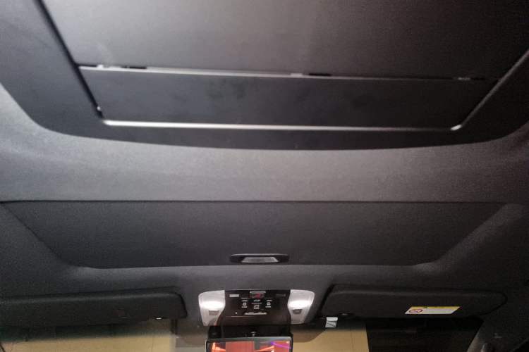 Used Lexus LM 2020 300h Seven-Seat Elegant Edition
