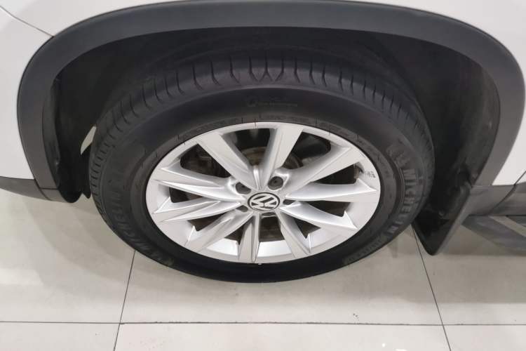 Used Volkswagen Tiguan L 2017 300TSI Automatic Two-Wheel Drive Silk Road Luxury Edition