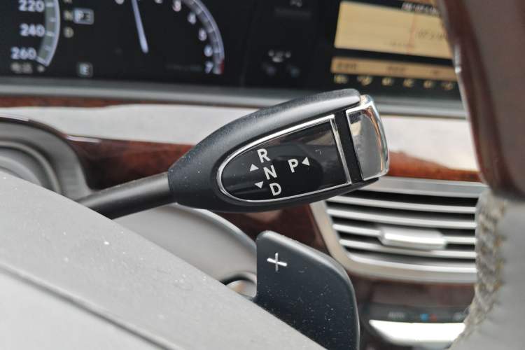 Used Mercedes-Benz S-Class 2010 S 400 L HYBRID Gear Lever