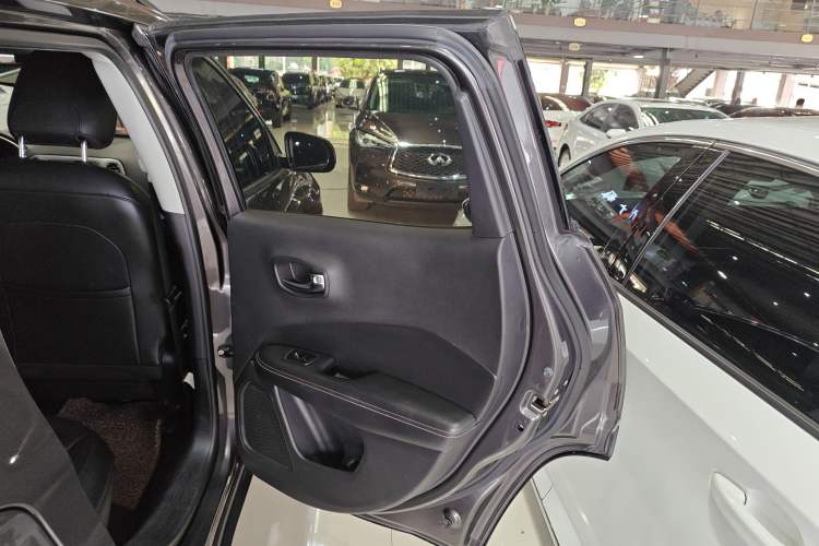 Used Jeep Compass 2017 200T Automatic Family Edition