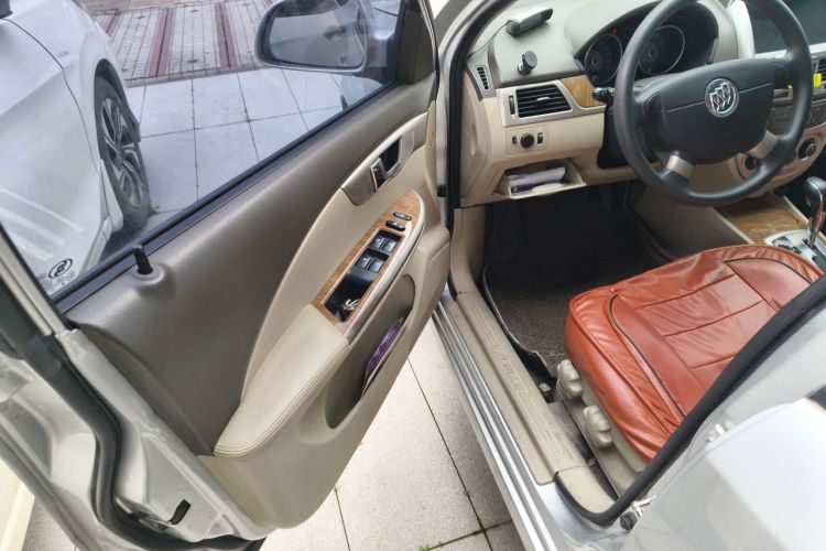 Used Buick Excelle 2015 1.5L Automatic Classic Model
