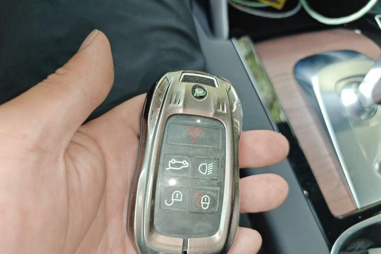 Used Land Rover Discovery Sport 2020 249 PS R-Dynamic Performance Edition Vehicle Key