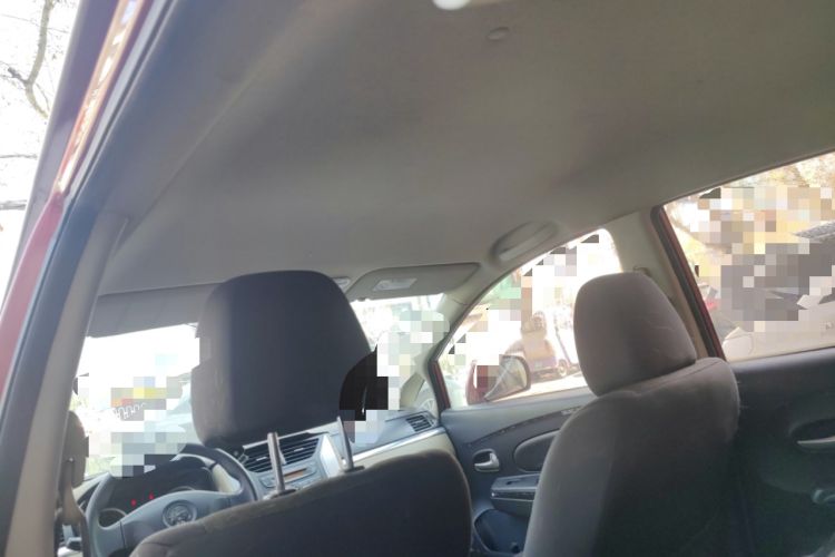 Used Venucia R50 2012 1.6L Manual Comfort Edition
