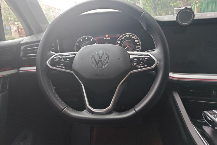 Used Volkswagen Touareg 2022 3.0 TSI Luxury Edition Black Diamond Sport Package
