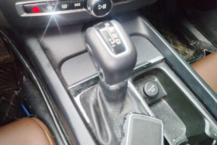Used Volvo XC60 2020 T5 4x4 Zhiyi Luxury Edition Gear Lever