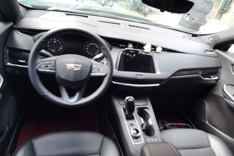 Used Cadillac XT4 2022 28T Four-Wheel Drive Platinum Edition