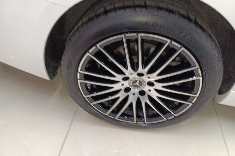 Used Mercedes-Benz C-Class 2025 C 260 L Sport Edition Right Rear Wheel Hub