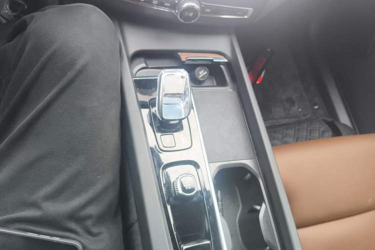 Used Volvo XC60 2025 B5 Four-Wheel Drive Smart & Advanced Luxury Edition