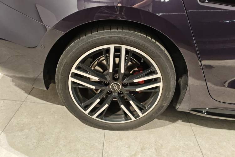 Used Audi A5L 2026 2.0T Sport quattro Right Rear Wheel Hub