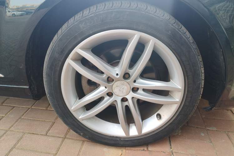 Used Mercedes-Benz C-Class 2013 C 260 CGI Fashion Model Right Front Wheel Hub