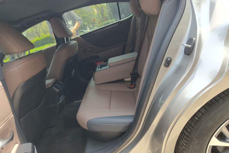 Used Lexus ES 2022 300h Excellence Edition