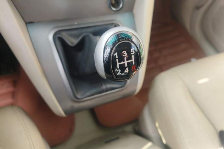 Used BYD S6 2012 2.0L Manual Luxury Version