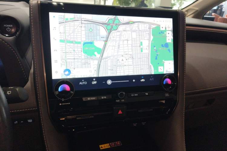 Used Toyota Vellfire 2024 Crown Dual-Engine 2.5L Ultimate Edition Audio And AC Panel