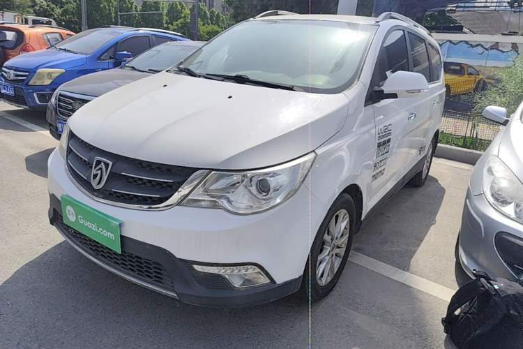Used Baojun 730 2014 1.5L manual Comfort ESP version 7 seats
