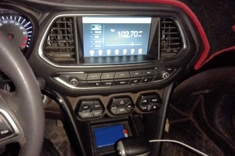 Used GAC Trumpchi GS4 2017 235T Automatic Two-Wheel Drive Luxury Smart Connectivity Version Audio And AC Panel