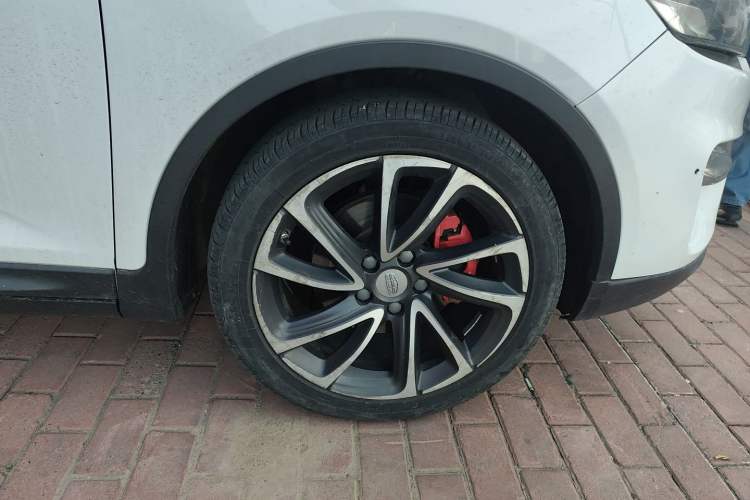 Used Geely Auto Emgrand GS 2017 Sport Edition 1.3T Automatic Smart Connectivity Model Right Front Wheel Hub