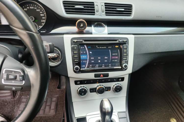 Used Volkswagen Magotan 2012 Revised 1.8TSI Luxury Version
