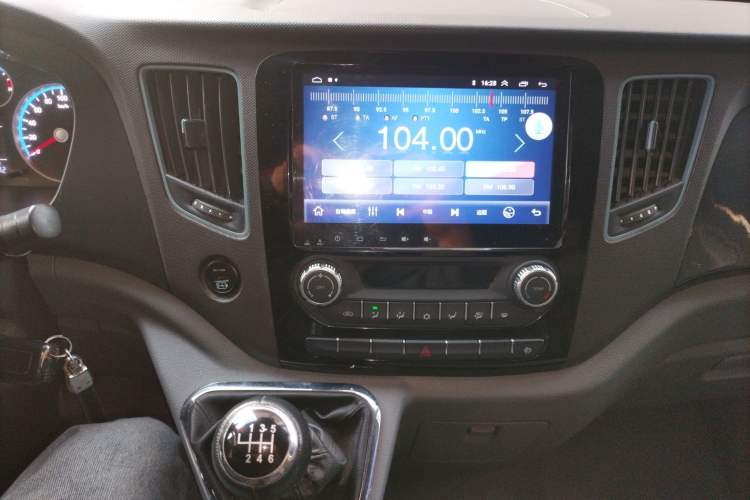 Used Foton Toano 2023 Joy Elephant Multi-Function 2.0T Manual Long-Wheelbase Mid-Roof Model with Single Rear Tire Available in 5/6/7/9-Seater Configurations
