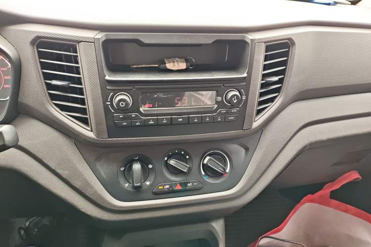 Used Wuling Hongguang V 2022 1.5L Jingqu Version Hydraulic Power Steering LAR
