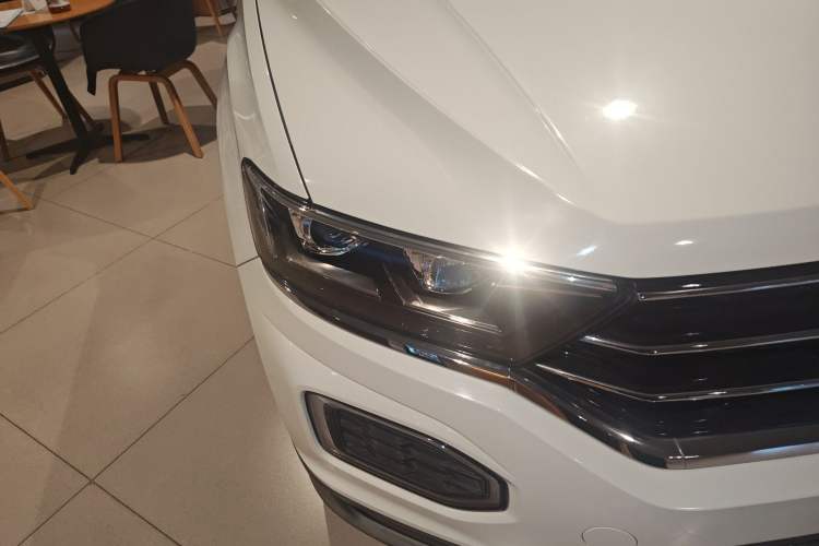 Used Volkswagen T-ROC 2020 230TSI DSG Two-Wheel Drive Advanced Version Right Front Headlight