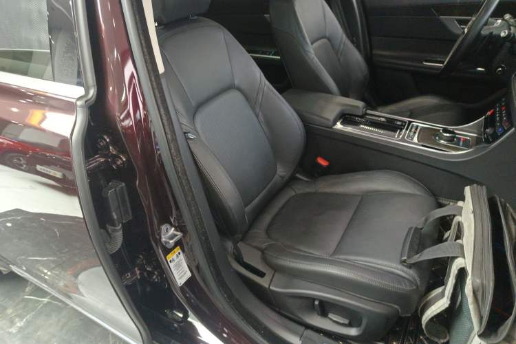 Used Jaguar XFL 2019 XFL 2.0T 250 PS Two-Wheel-Drive Luxury Edition
