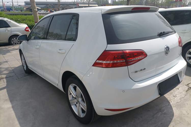 Used Volkswagen Golf 2015 1.6L Automatic Comfort Model Rear Left 45 Deg