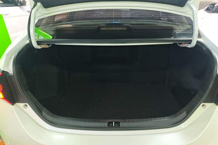 Used Toyota Levin 2016 Dual-Engine 1.8H GS E-CVT Elite Model with Sunroof
