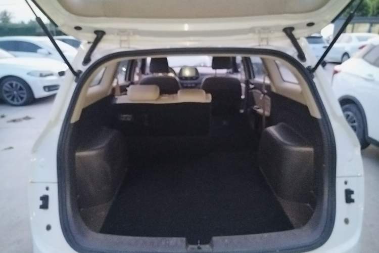 Used Baojun 310W 2017 1.5L Manual Fashion Model China V