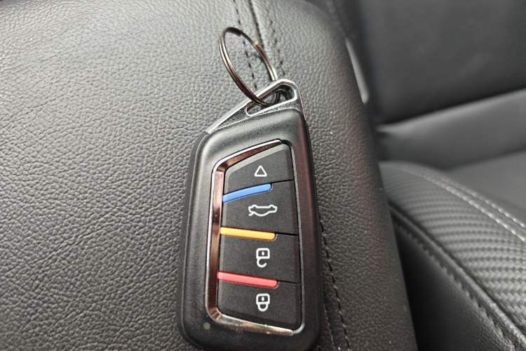 Used Kia Sportage R 2015 2.0L Automatic Two-Wheel Drive DLX Model Vehicle Key