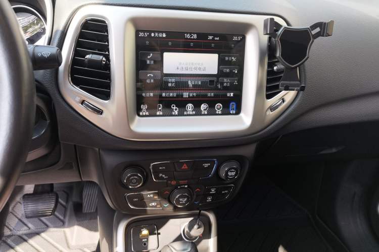 Used Jeep Compass 2017 200T Automatic Family Edition
