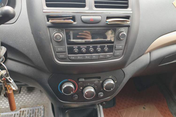 Used FAW Weizhi V5 2013 1.5L Manual Elite Model China IV Standard