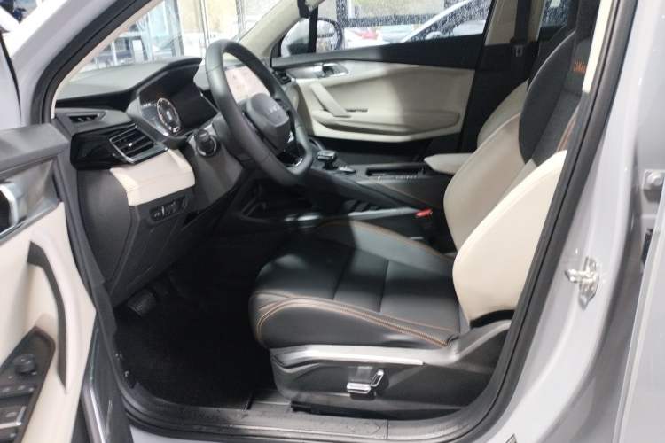 Used Lynk & Co 06 EM-P 2022 PHEV 84 km Range Pro Version
