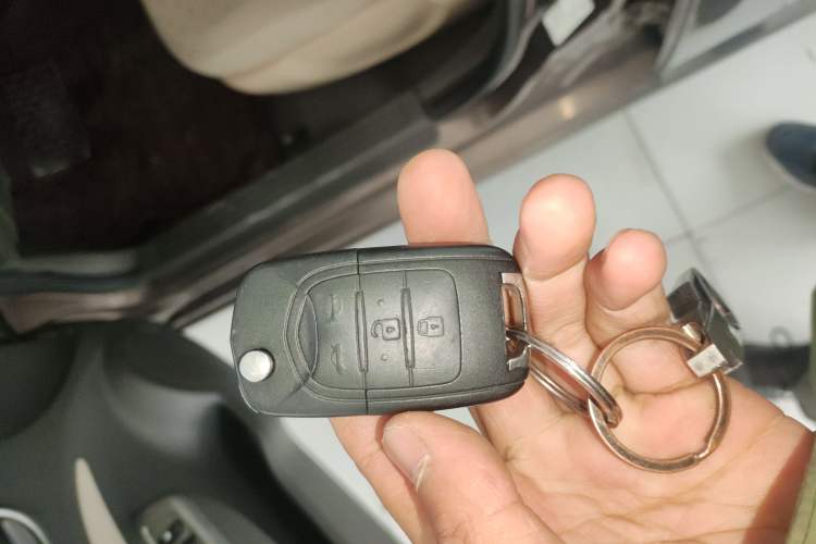 Used Baojun 630 2013 1.5L manual standard version