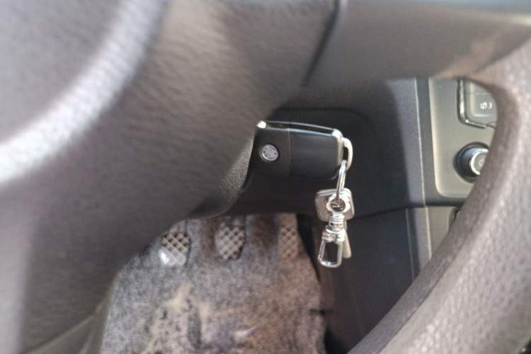 Used Volkswagen Jetta 2015 Value Edition 1.6L Manual Fashionable Style Vehicle Key