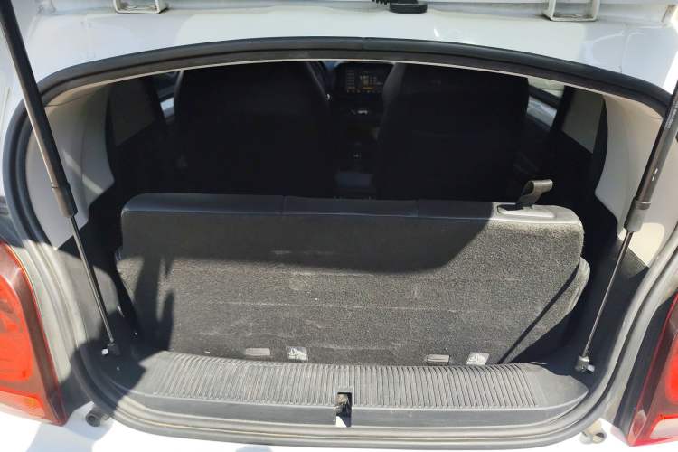 Used Roewe Clever 2022 311km QiQi BoBo Edition Trunk