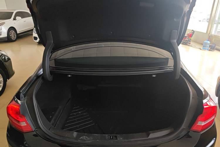 Used Buick LaCrosse 2018 20T Elite Edition Trunk