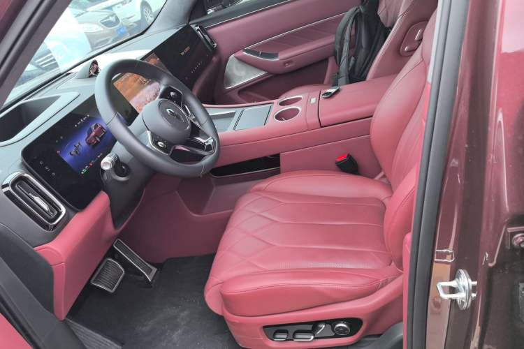 Used Hima AITO M8 2025 Extended-Range Ultra Version 53.4 kWh 5-Seater Edition
