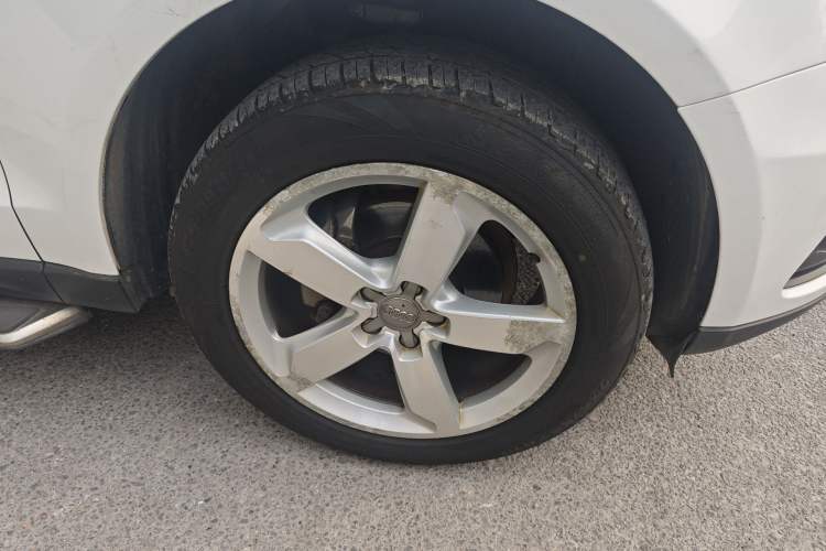 Used Audi Q5 2015 40 TFSI Technology Edition Right Front Wheel Hub