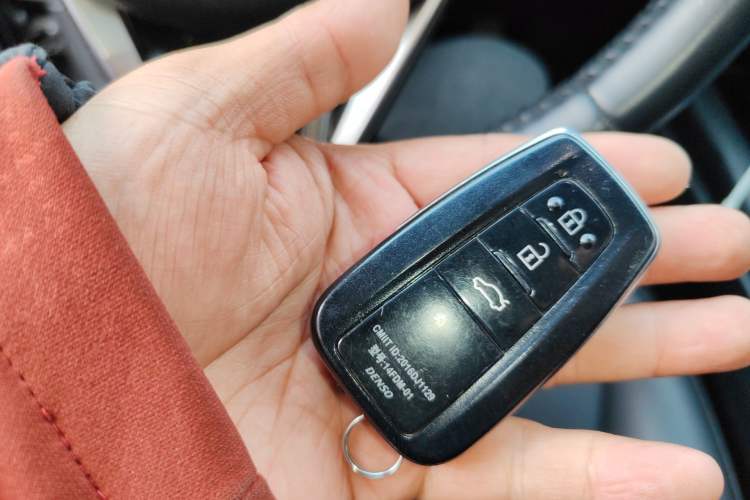 Used Toyota Camry 2021 2.0G Luxury Edition