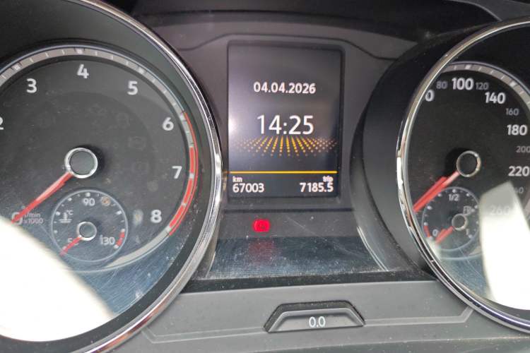 Used Volkswagen Tiguan L 2017 330TSI Automatic Two-Wheel Drive Luxury Edition Odometer Close Up