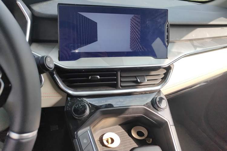 Used Lynk & Co 06 EM-P 2022 PHEV 84 km Range Pro Version