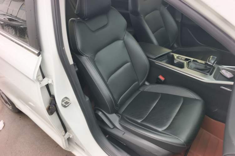 Used Geely Auto Emgrand 2022 4th Generation 1.5L CVT Luxury Model
