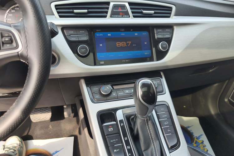 Used Geely Auto Emgrand X7 Sport 2016 1.8TD Automatic ZhiShang Model