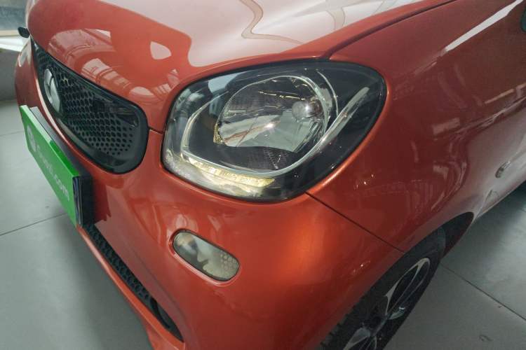 Used smart fortwo 2015 1.0L 52 kW Hardtop Passion Edition Left Front Headlight