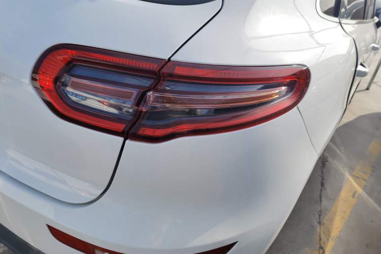 Used Zotye SR9 2017 2.0T Automatic Ultimate Edition Right Rear Taillight