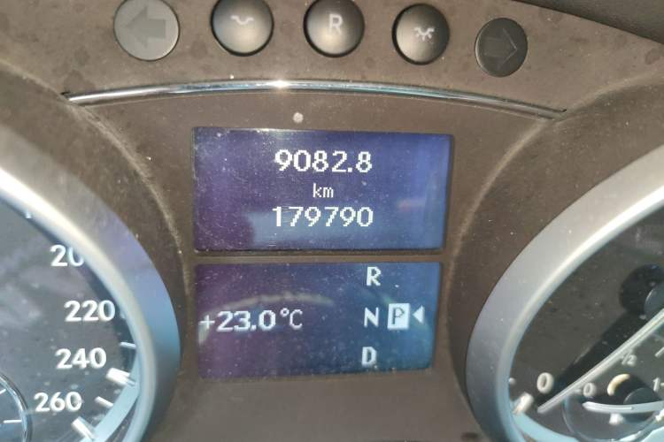 Used Mercedes-Benz R-Class 2011 R 350 L 4MATIC