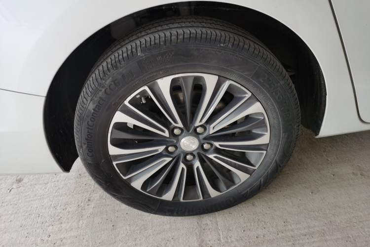 Used Buick GL8 2020 ES Land Cruiser 653T Luxury Model Right Rear Wheel Hub