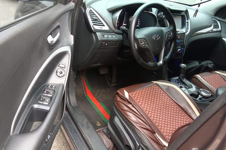 Used Hyundai Santa Fe 2013 2.4L Automatic 2WD Comfort Edition Driver Seat