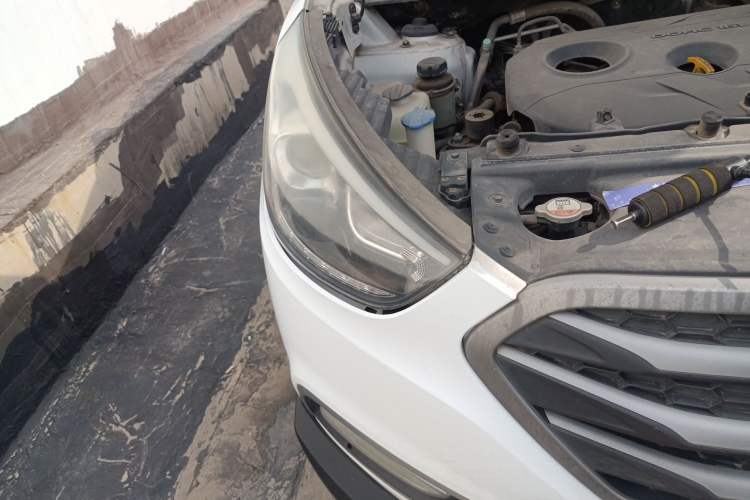 Used Hyundai ix35 2013 2.0L Automatic Two-Wheel Drive Smart GLS China IV Standard Right Front Headlight