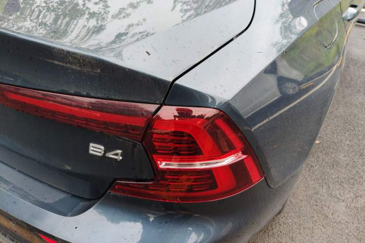 Used Volvo S60 2025 B4 Zhiyuan Luxury Edition Right Rear Taillight